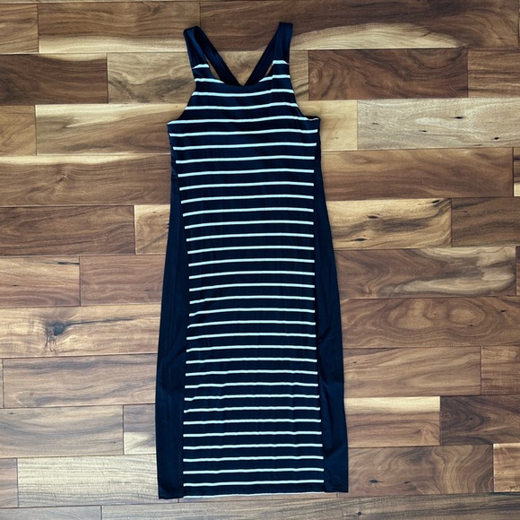 Athleta Getaway Cross Back Black and White Stripe Midi Dress size Medium - Picture 2 of 5